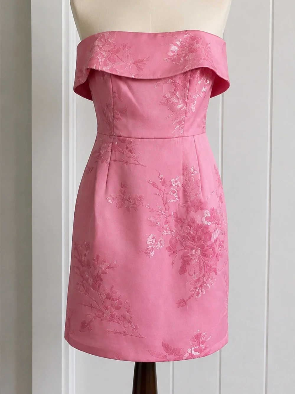 ML Monique Lhuillier Pink Floral Jacquard Off Shoulder Mini Dress Size 4 NWOT